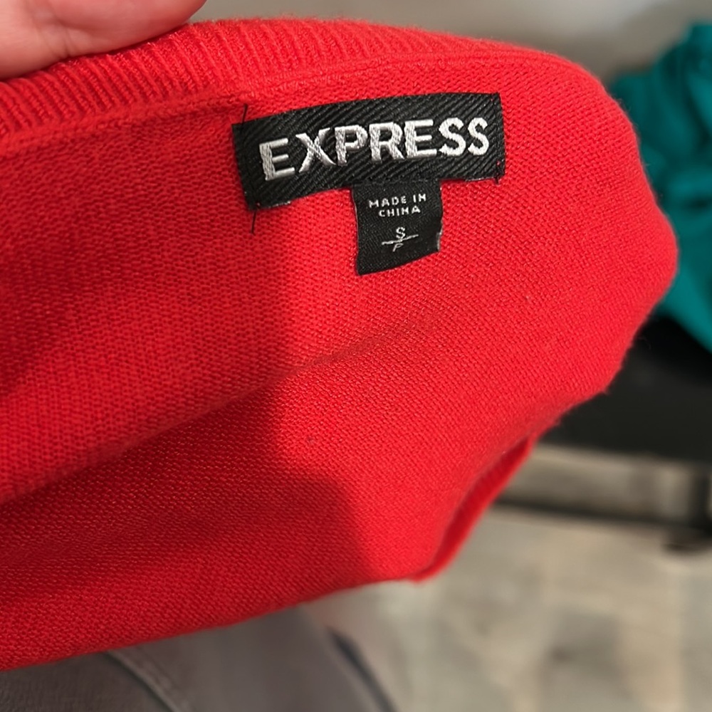 Express cardigans - Picture 2 of 4